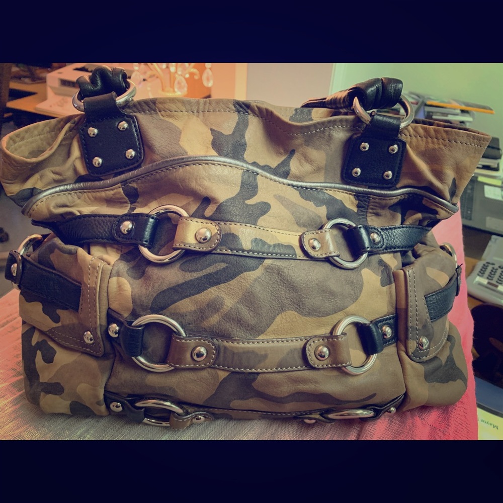 B Makowsky camouflage purse